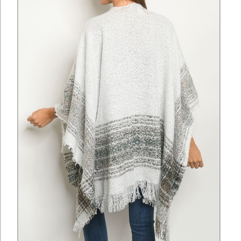 Brand New Chic & Cozy Boutique Poncho Shawl Cape - Picture 3 of 7